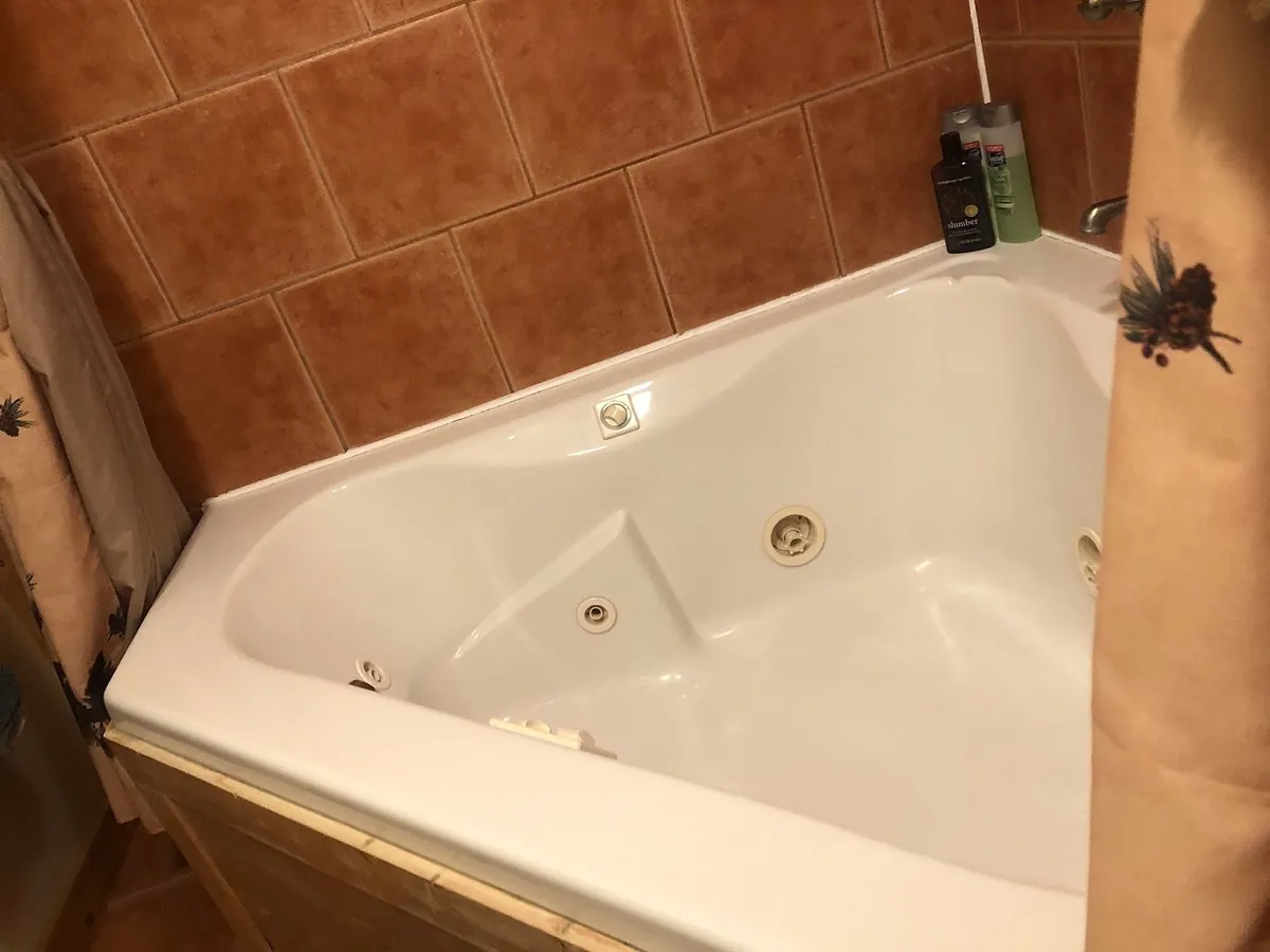 Blue Mountain Bed & Breakfast, room with private jacuzzi, photo 2