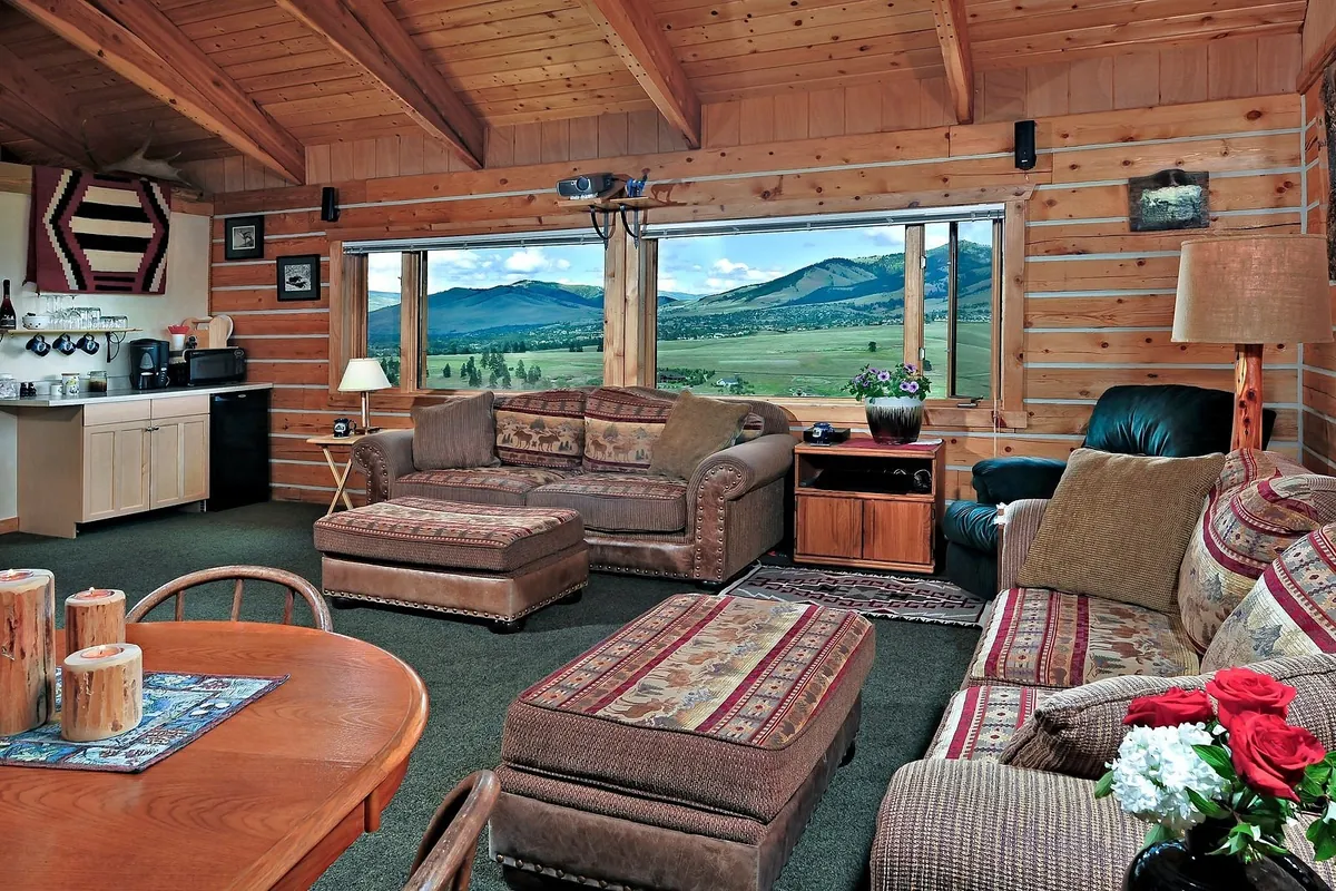 Blue Mountain Bed & Breakfast, room with private jacuzzi, photo 4