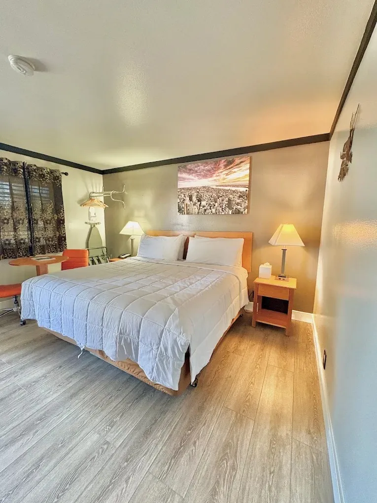 Cascade Lodge Boutique, room with private jacuzzi, photo 2