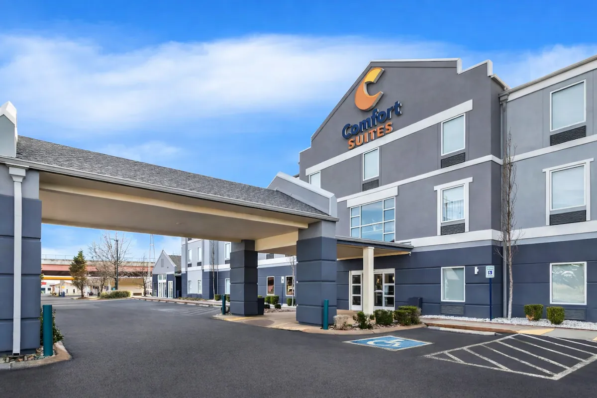 Comfort Suites Goodlettsville Rivergate, room with private jacuzzi, photo 5