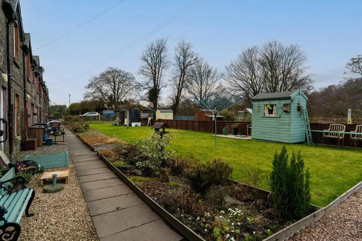 Deanston · Teith Cottage, cabin with a private hot tub, photo 4