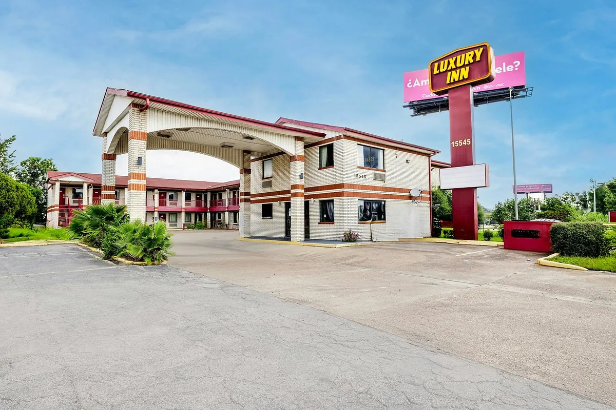 Hotel O Luxury Inn Channelview Baytown I-10, room with private jacuzzi, photo 4