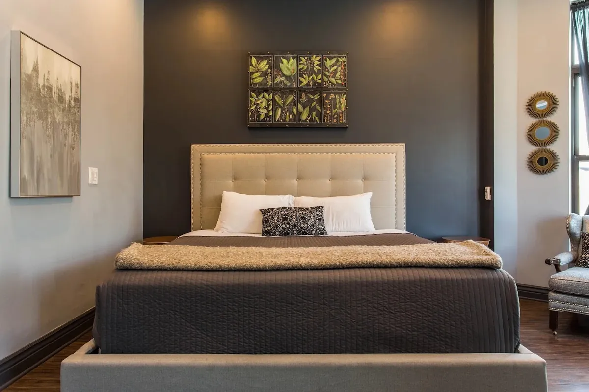 McCormick Place Guest House, room with private jacuzzi, photo 2