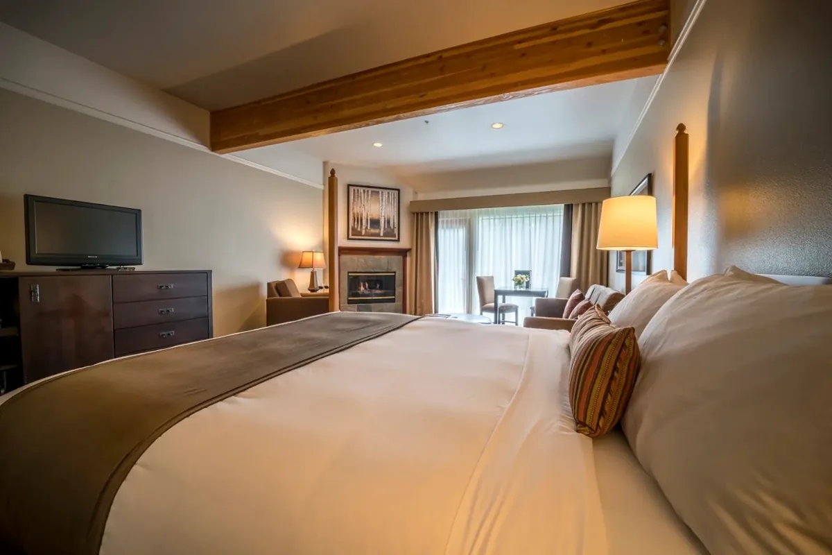 Pine Ridge Inn, room with private jacuzzi, photo 3