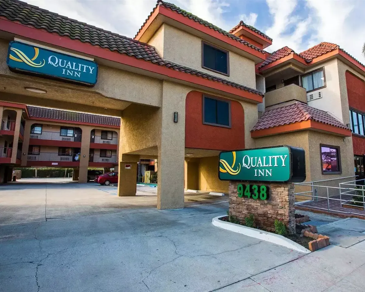 Quality Inn Downey, room with private jacuzzi, photo 5