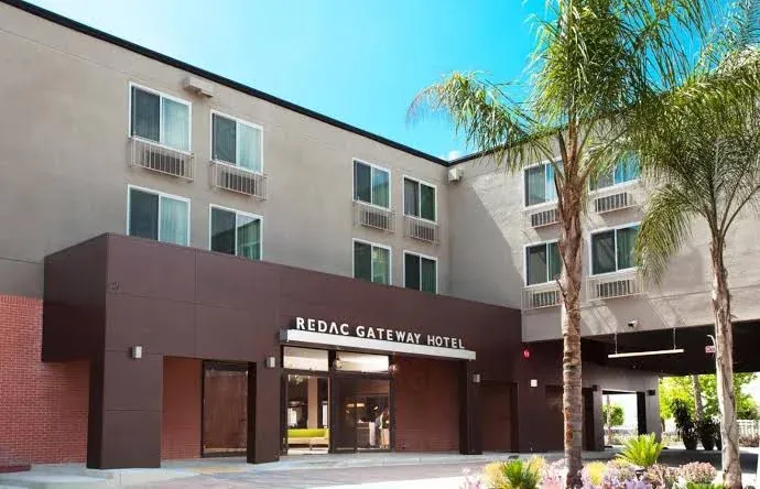 Redac Gateway Hotel, room with private jacuzzi, photo 5