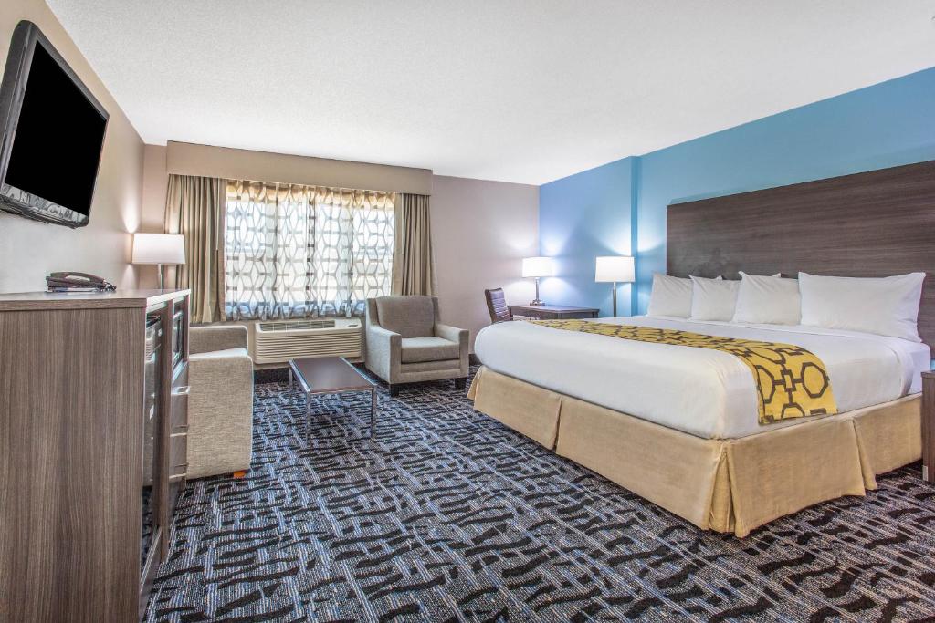 Baymont by Wyndham Joliet 3