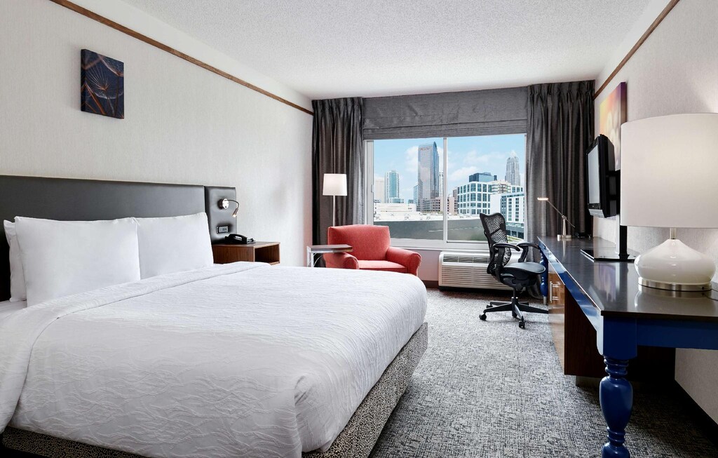 Hilton Garden Inn Charlotte Uptown 2