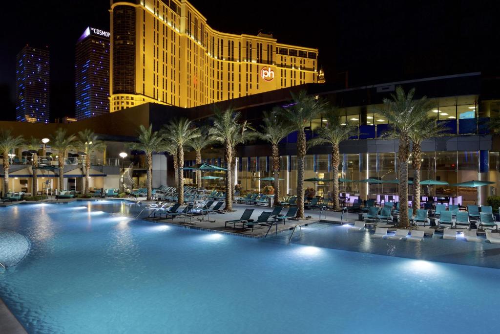 Hilton Grand Vacations Club Elara Center Strip 6