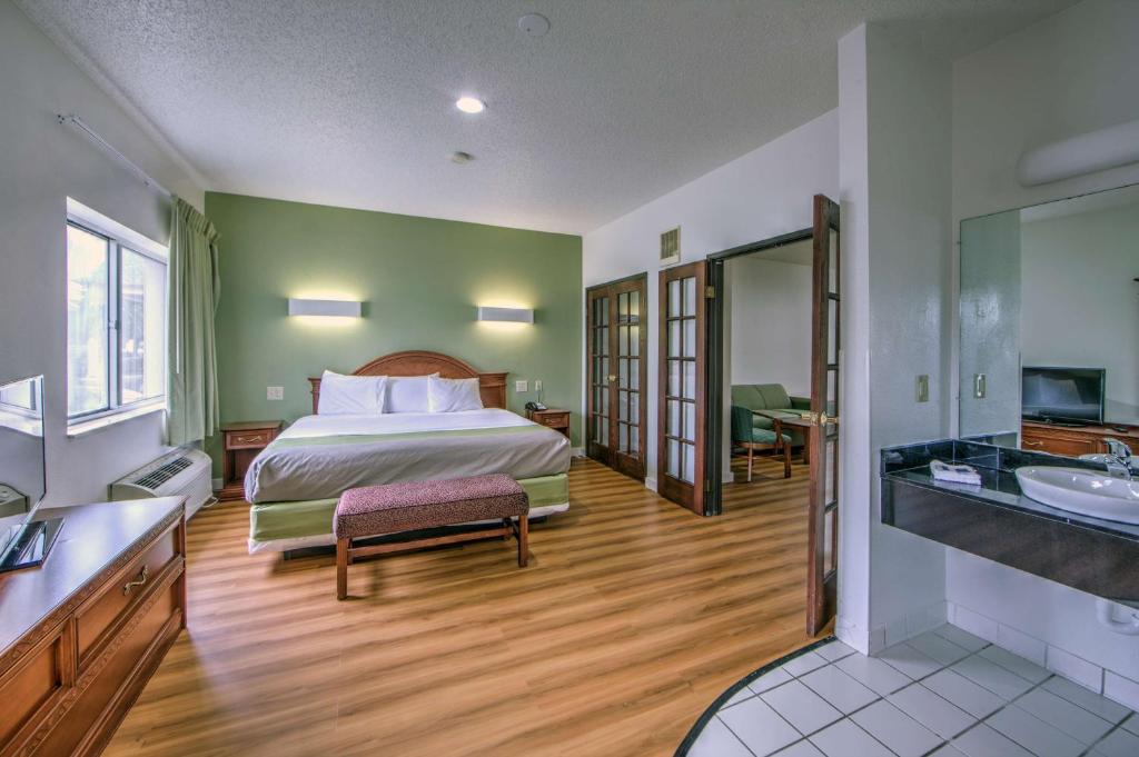 Motel 6-Dallas, TX – Northwest 2