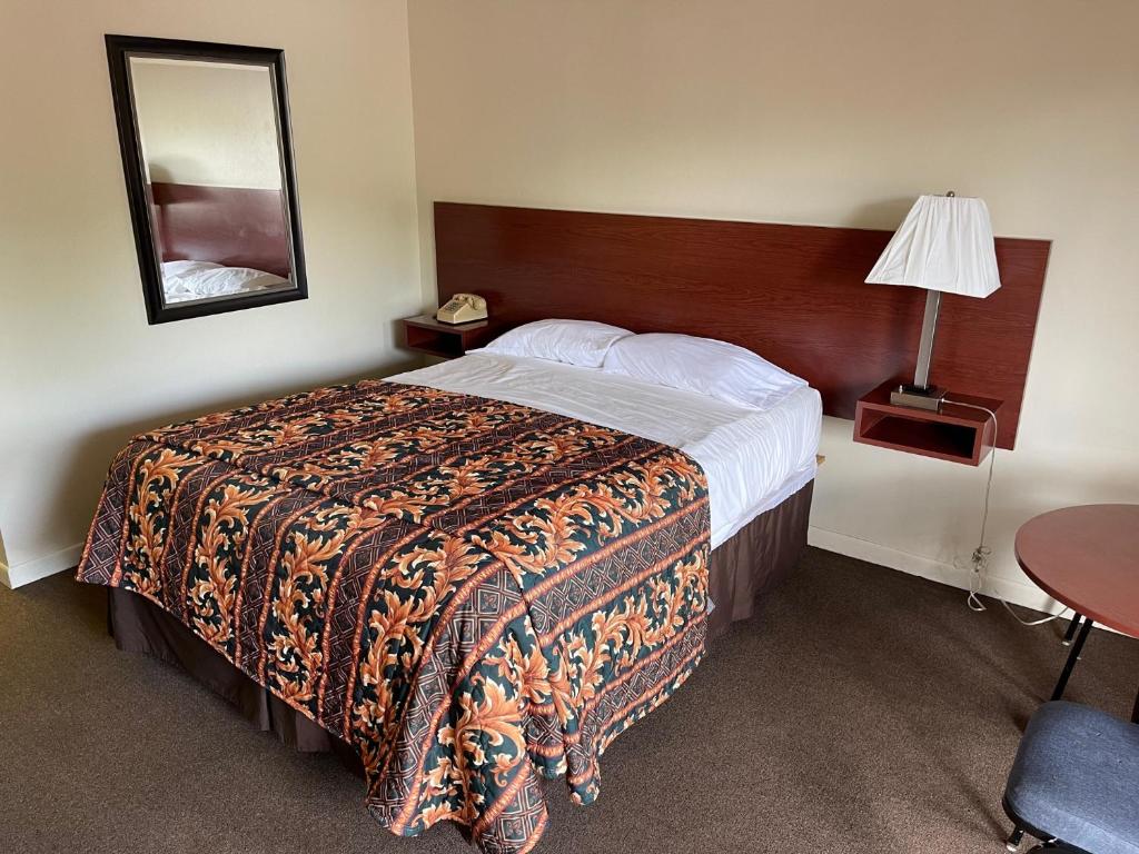 Plank Road Inn & Suites - Lyons 3