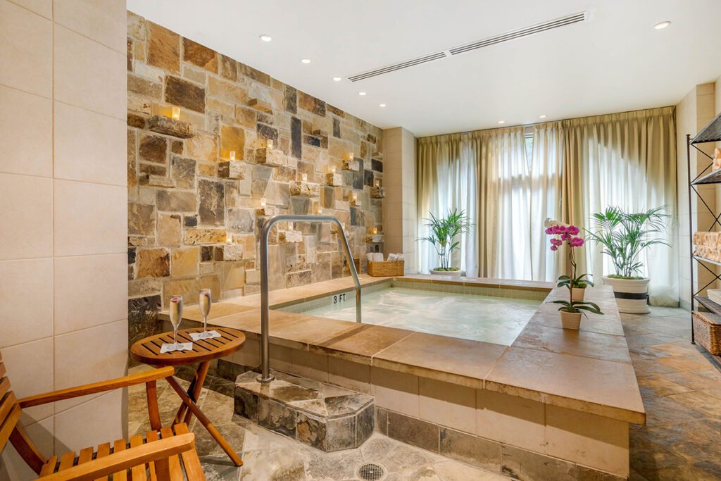 Houston Hotels with Jacuzzi in room 2023 ️ From 49 / night