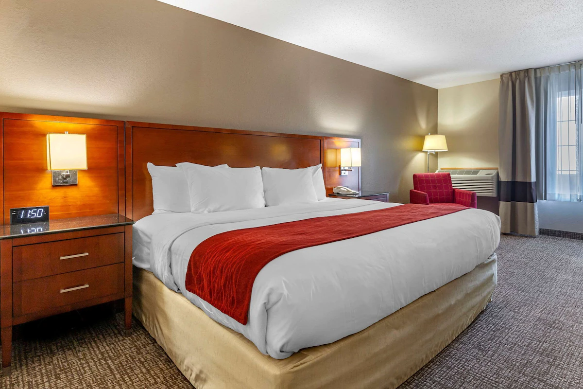 Comfort Inn & Suites Geneva West Chicago 2