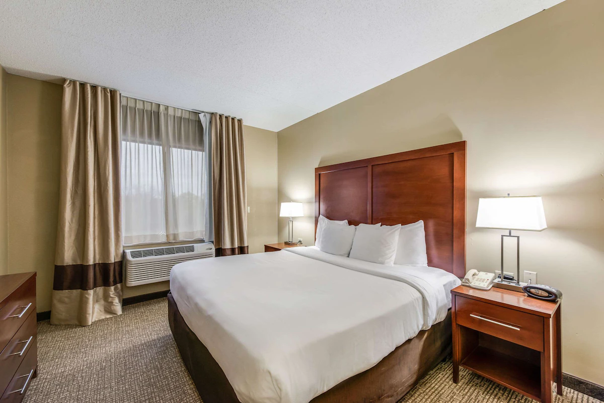 Comfort Suites Chicago O'Hare Airport 2