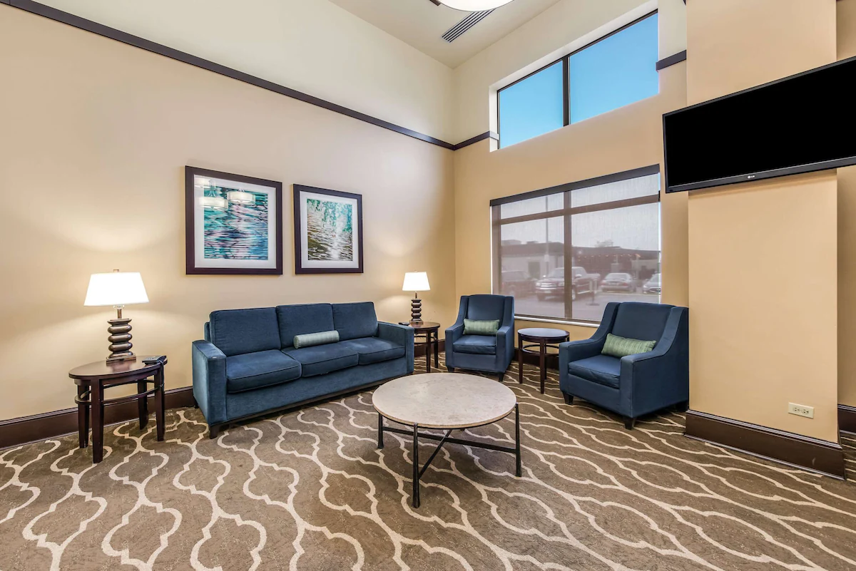 Comfort Suites Chicago O'Hare Airport 4