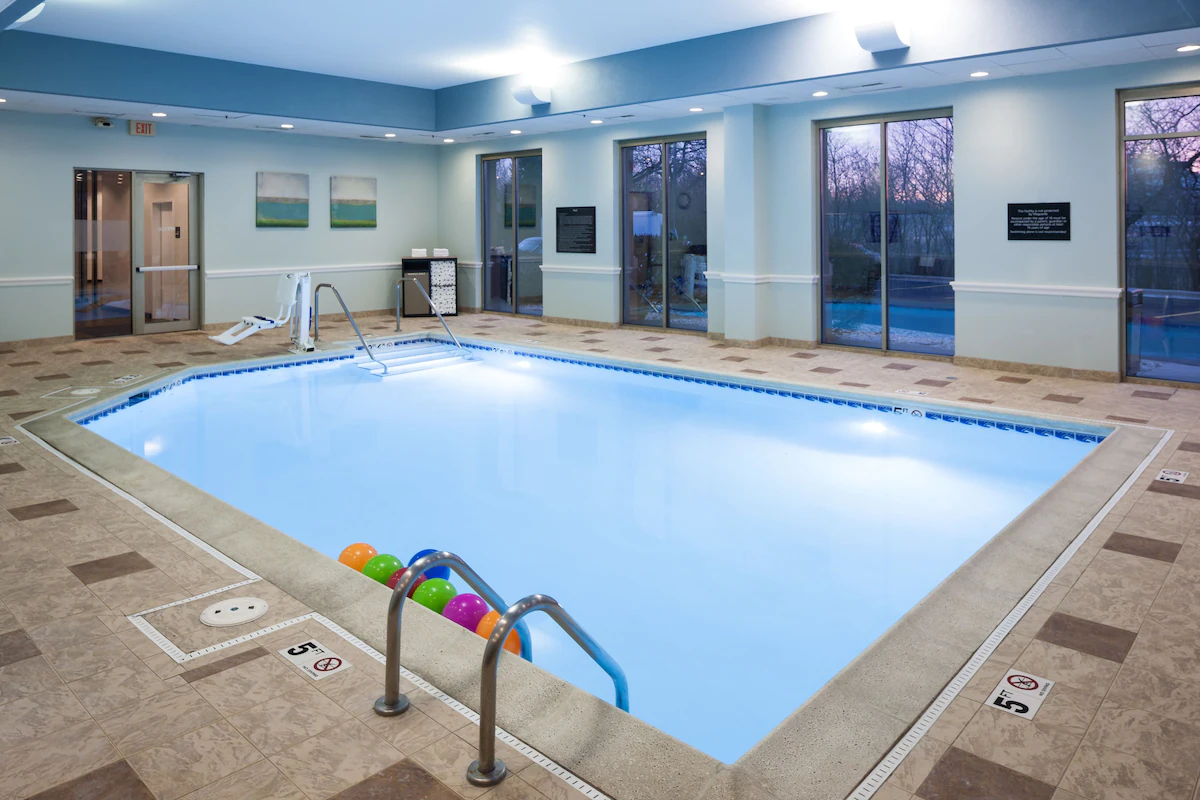 Hampton Inn & Suites Chicago-North Shore 4