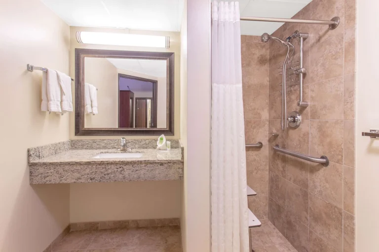 AmericInn by Wyndham Calumet 3