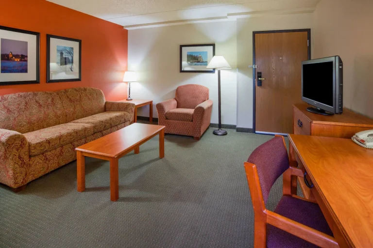 AmericInn by Wyndham Wetmore Munising 2