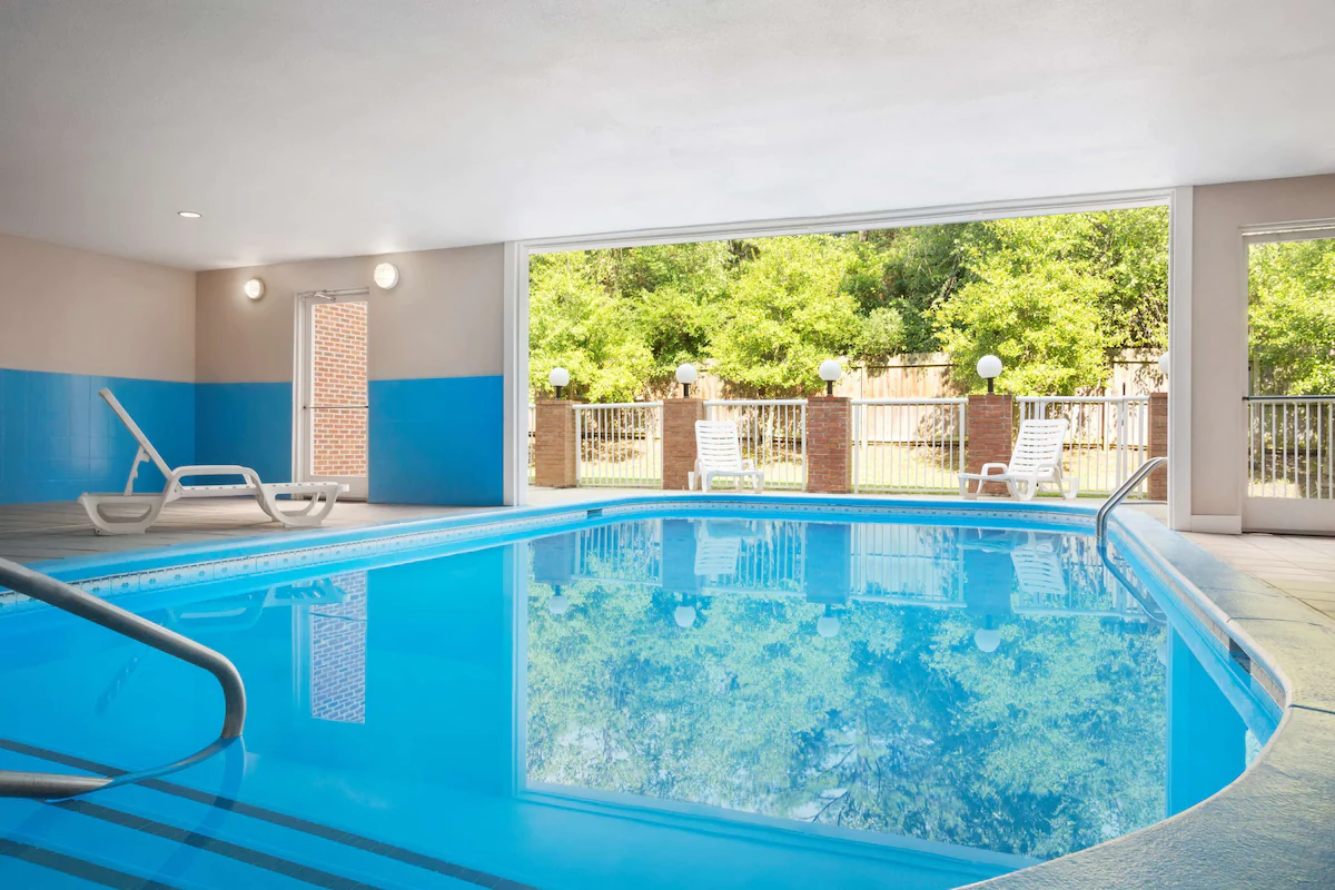 Country Inn & Suites by Radisson 3