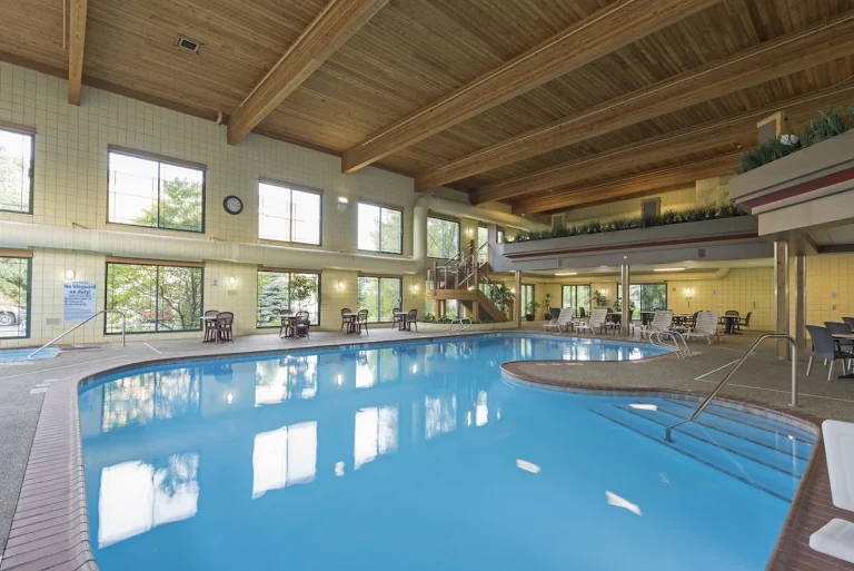 Holiday Inn Express Holland pool