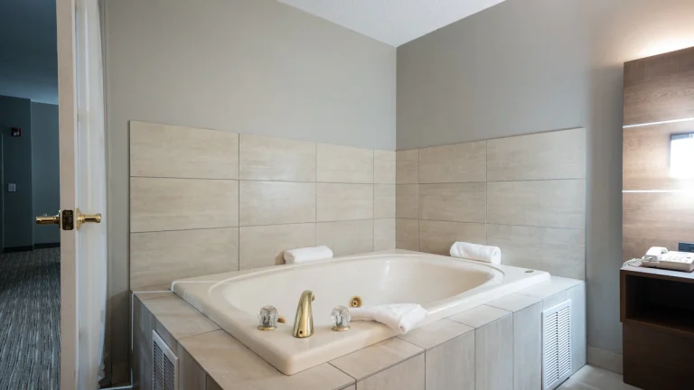 Holiday Inn Express & Suites Bad Axe, an IHG Hotel jacuzzi