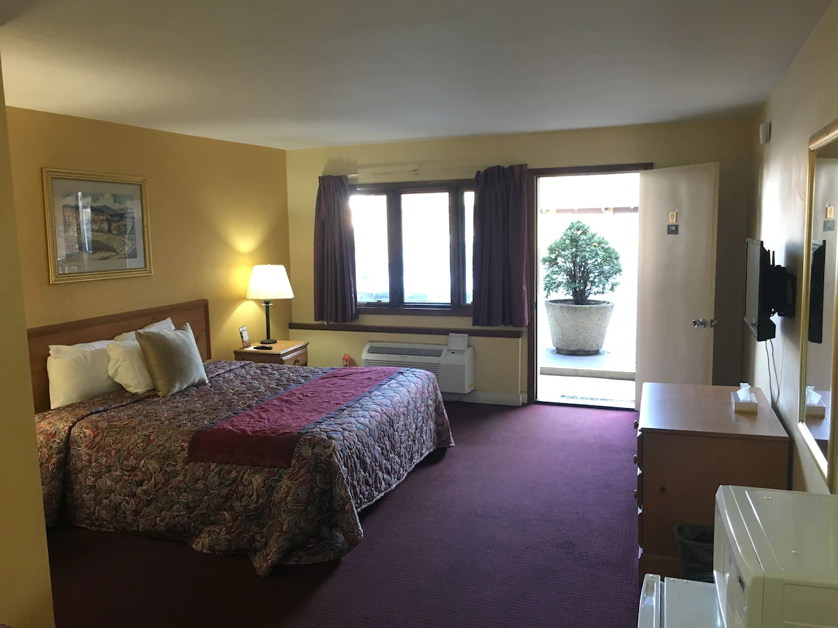 Midway Inn & Suites 3
