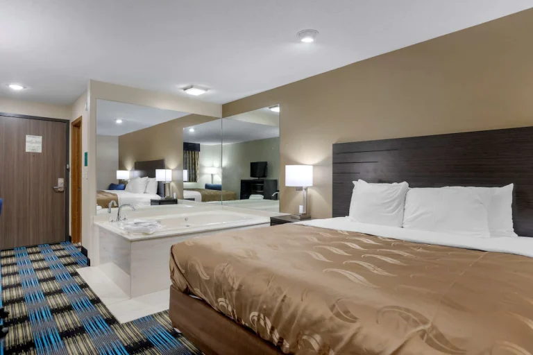 Rodeway Inn 2