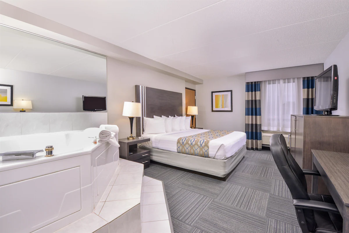 Best Western Naperville Inn 4