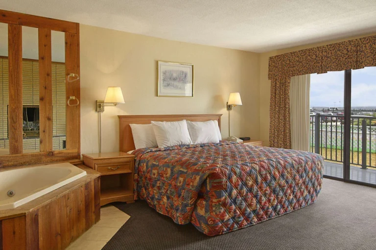 Days Inn by Wyndham Mackinaw City