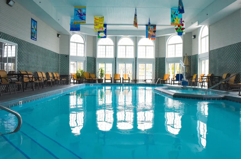 Hamilton Inn Select Beachfront 4