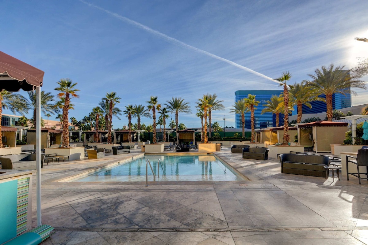 MGM Signature Jacuzzi Studio 5