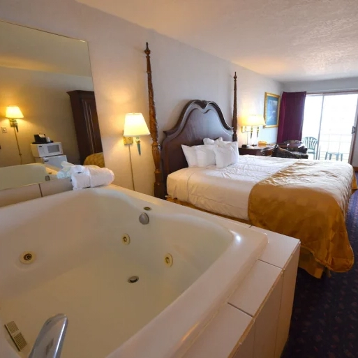 4 Hotel Rooms with Jacuzzi in Brownsville - Anna's Guide