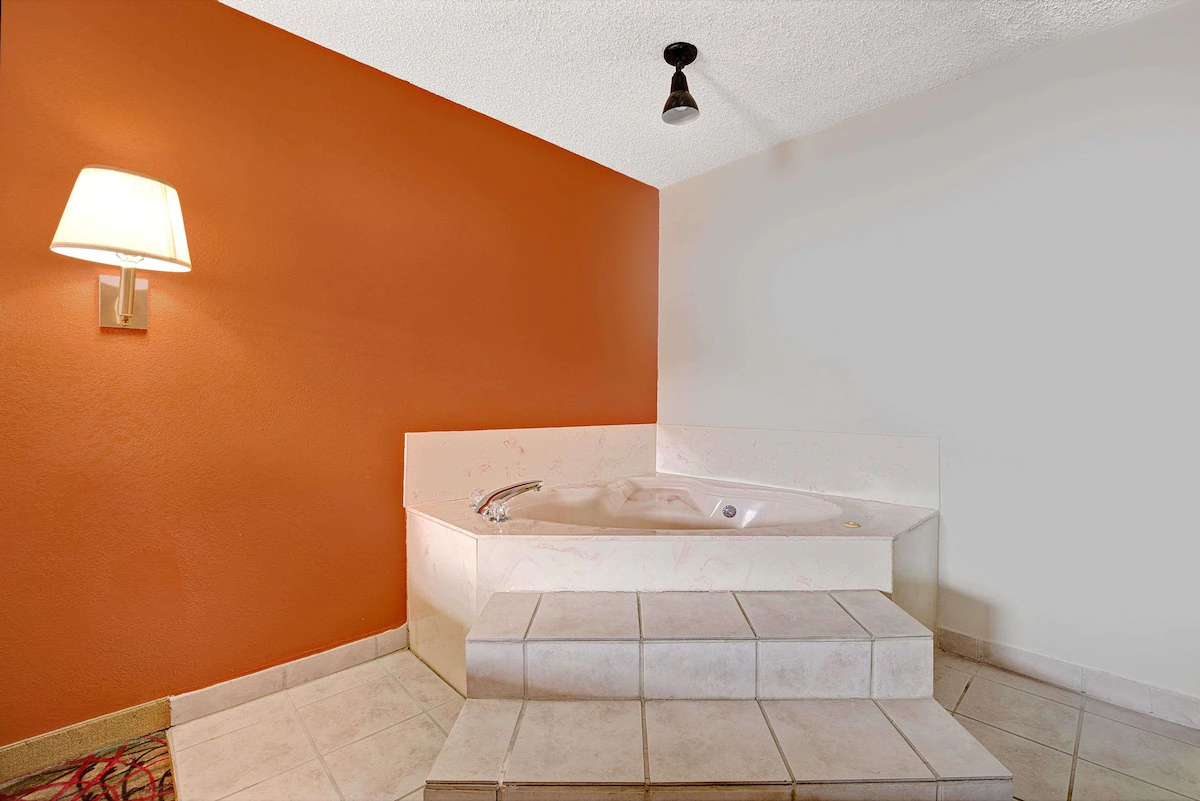 Super 8 by Wyndham Dallas South 2