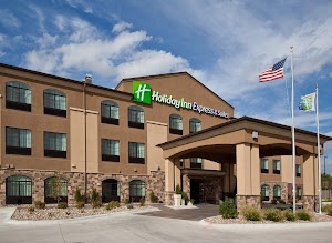 Holiday Inn Express & Suites Grand Island, an IHG Hotel