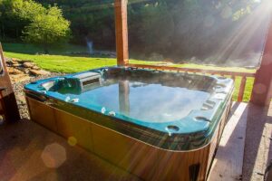 Read more about the article Best Cabins with Hot Tub in Hocking Hills to book in 2023