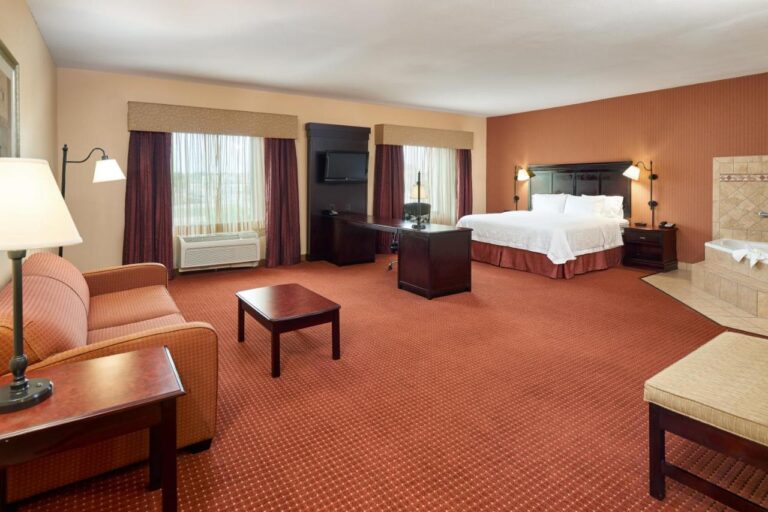 Hampton Inn & Suites Austin South Buda