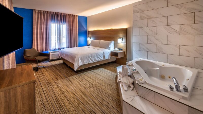 Holiday Inn Express Suites Reno Airport an IHG Hotel - jacuzzi hotel room