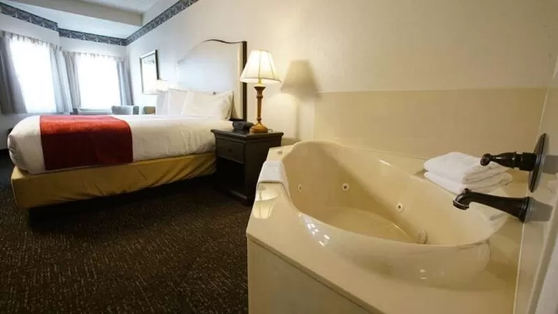 Hotel Grand Victorian - jacuzzi hotel room