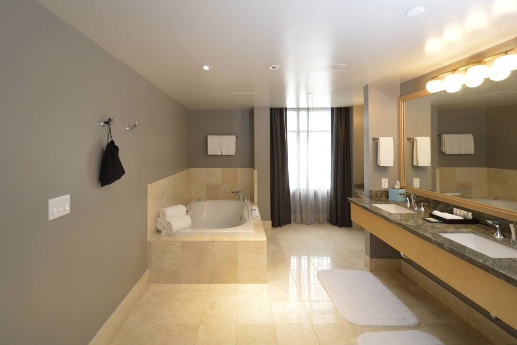 Renaissance Reno Downtown Hotel & Spa