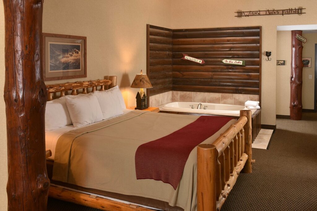 The 16 Best Des Moines Hotels with Jacuzzi in Room ️2023