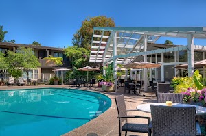 Dinah's Garden Hotel place picture