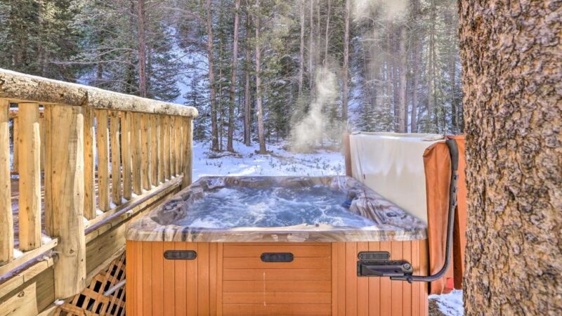 Beyul Retreat, cabin with a private hot tub, photo 1