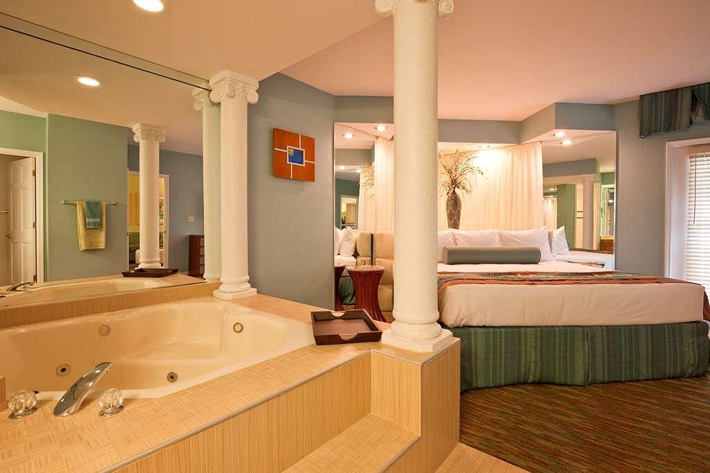 Hotels with Jacuzzi in Room in Kissimmee, FL