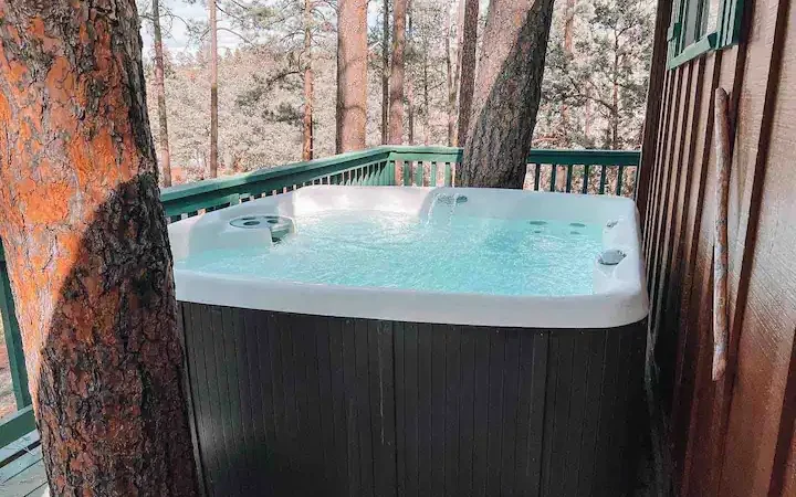 Cup of Joe, cabin with a private hot tub