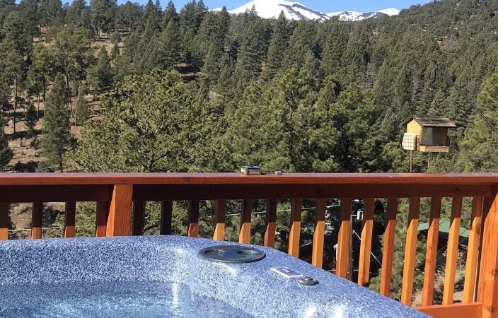 Great Sierra Blanca View, cabin with a private hot tub