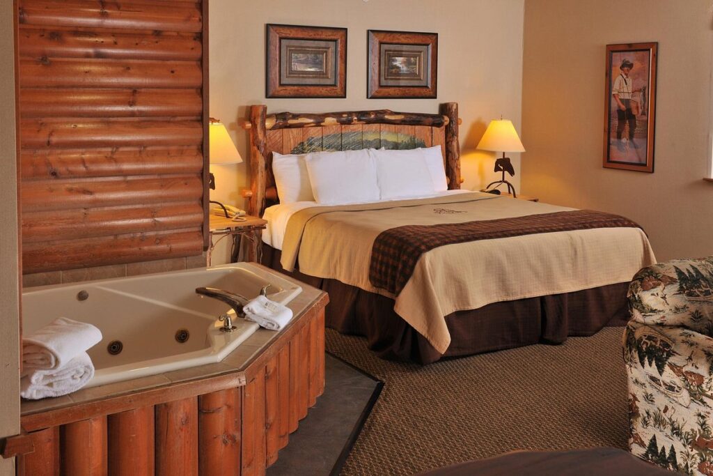 12 Illinois Romantic Hotels with Jacuzzi in room ️ 2023