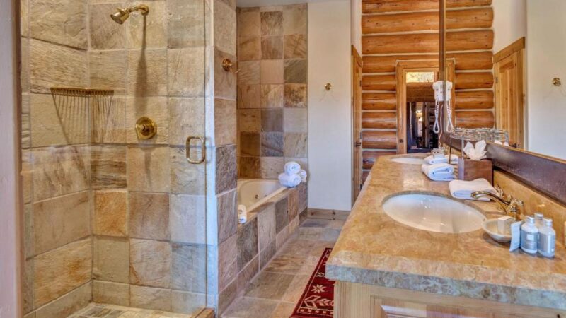 Mountain Lodge at Telluride, cabin with a private hot tub, photo 1