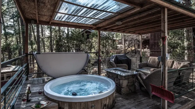 Redwood, cabin with a private hot tub