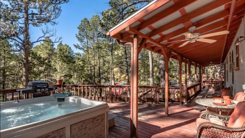 Winterfell, cabin with a private hot tub