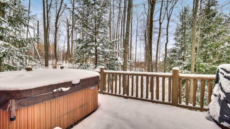 801 Mountain Cabin, cabin with a private hot tub, photo 1